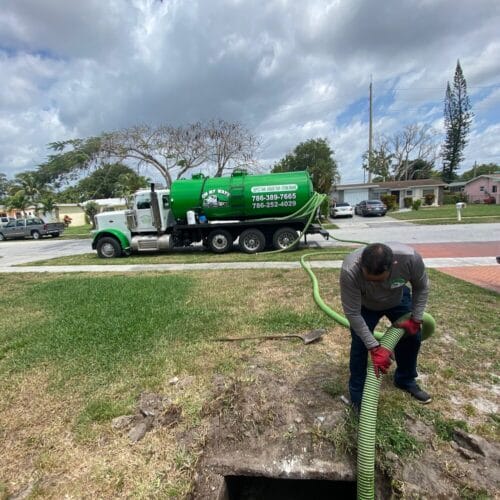 Emergency plumber in Hollywood On My Way Septic Grease Trap Storm Drains Lift Station