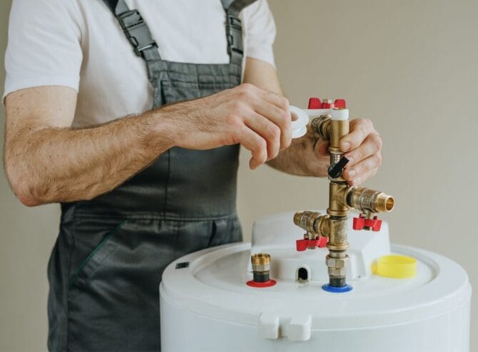 Emergency plumber in Lubbock Phil Kerr's Plumbing Heating & Air Conditioning Co.