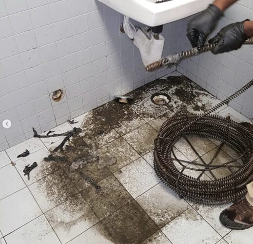 Emergency plumber in Hollywood Plumbing Unlimited LLC