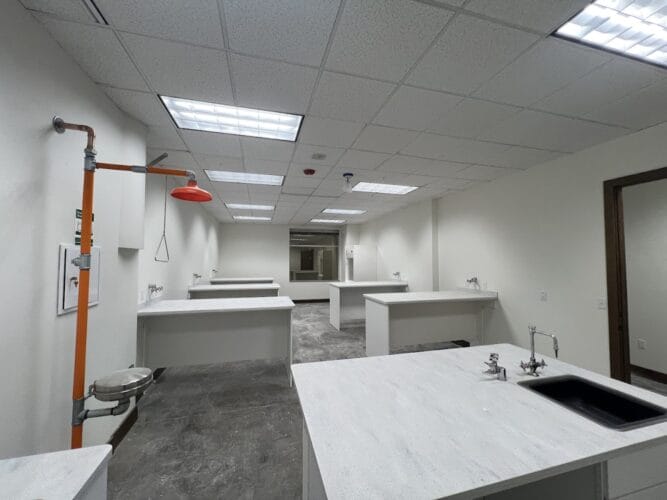 Emergency plumber in Hauser Thomas Brothers Plumbing