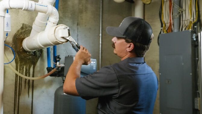 Emergency plumber in Kalamazoo WHITNEY SERVICES