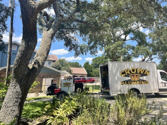 Emergency plumber in Crestview Crown Plumbing