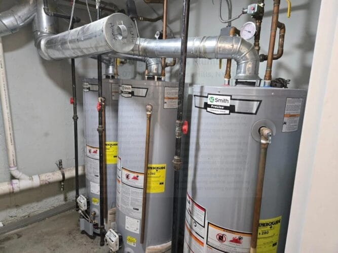 Emergency plumber in Forest Hills Day Night HVAC & Plumbing Inc.